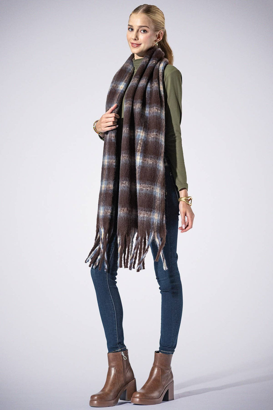 Yarn-dyed Checkered Brown Fringe Scarf