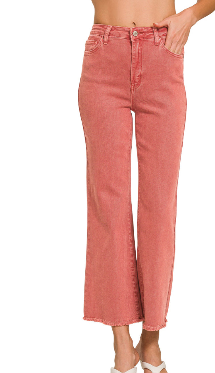 High Wasted Frayed Jeans