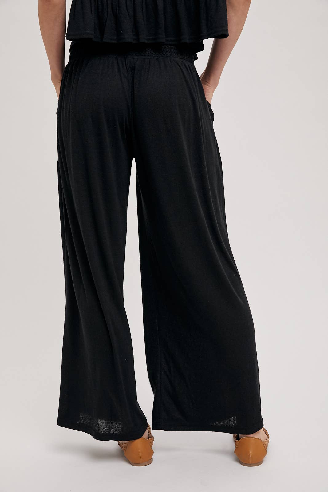 RELAXED KNIT SMOCKED TOP AND WIDE PANTS SET