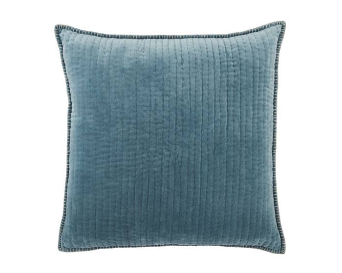 LXG10 22" Pillow